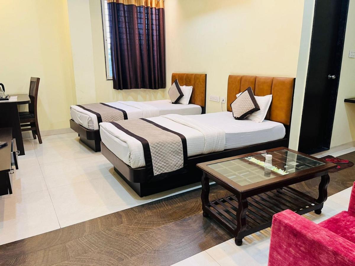 Jmc Hotel Lavish Akolia Kültér fotó