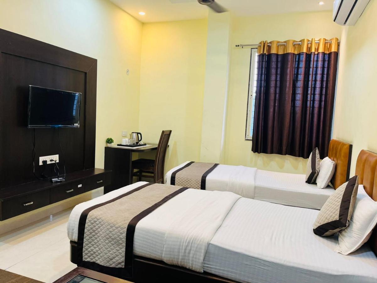 Jmc Hotel Lavish Akolia Kültér fotó